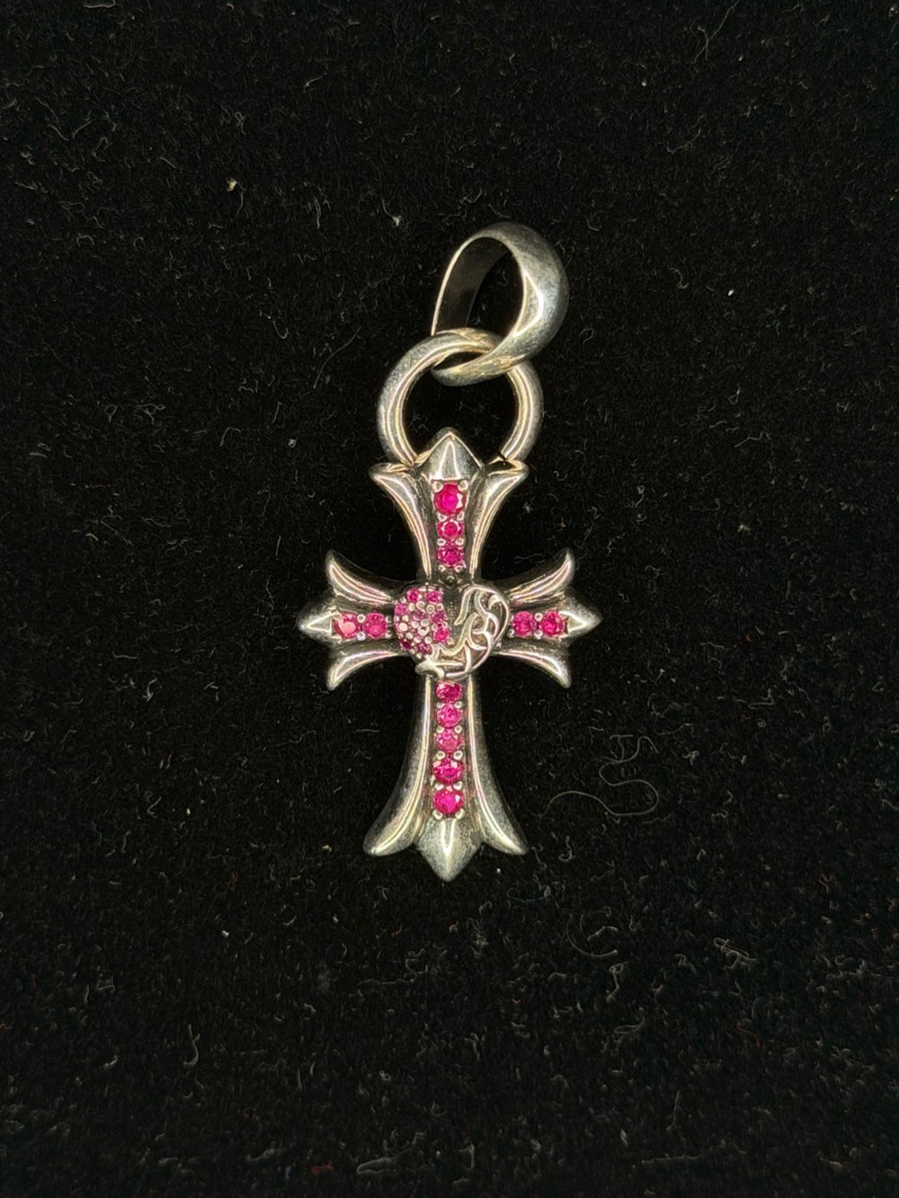 Chrome Hearts Floral Cross Heart Middle Pink Diamond Studded Unisex Pendant